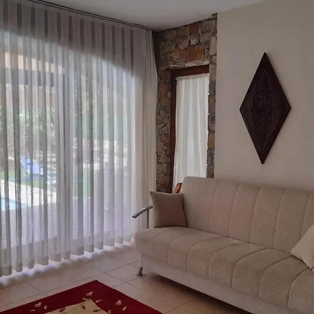 Charming With Private Pool, Garden, Fireplace And Terrace In