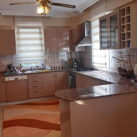 Vila Charming With Private Pool, Garden, Fireplace And Terrace In