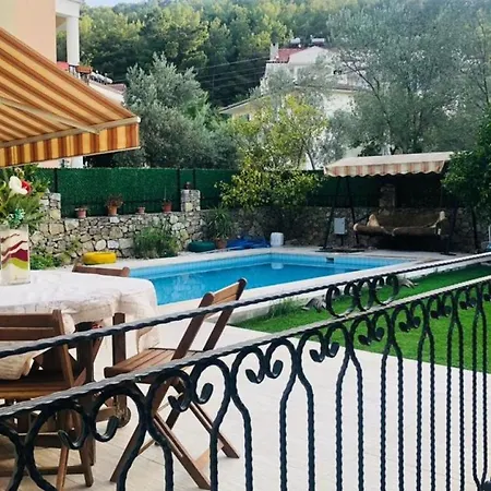 Charming With Private Pool, Garden, Fireplace And Terrace In Villa *